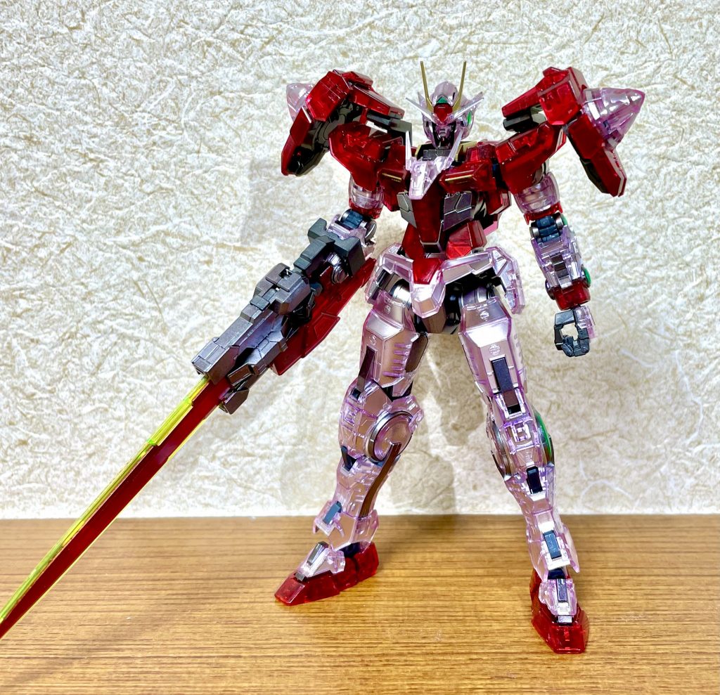 照明をたいた状態です。クリアカラーを生かすため、パーツ裏から塗装しています。