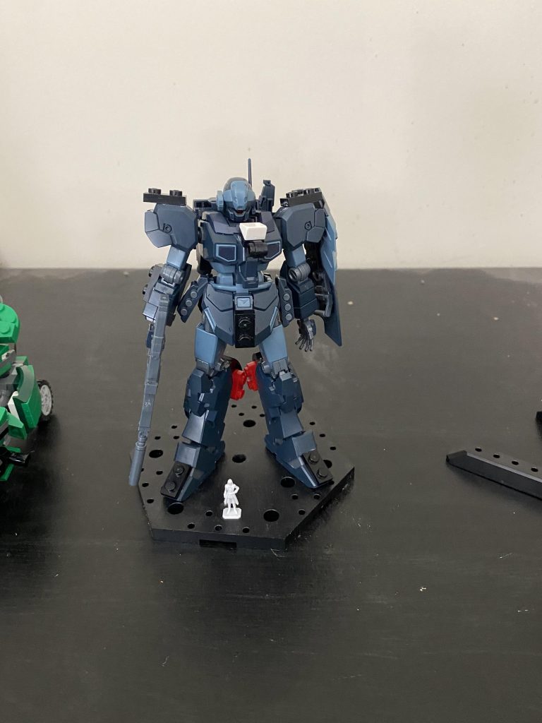 “Naked Form” A standard Jesta equipped with Black and red Psycho-Frame Blocks for varying situations.