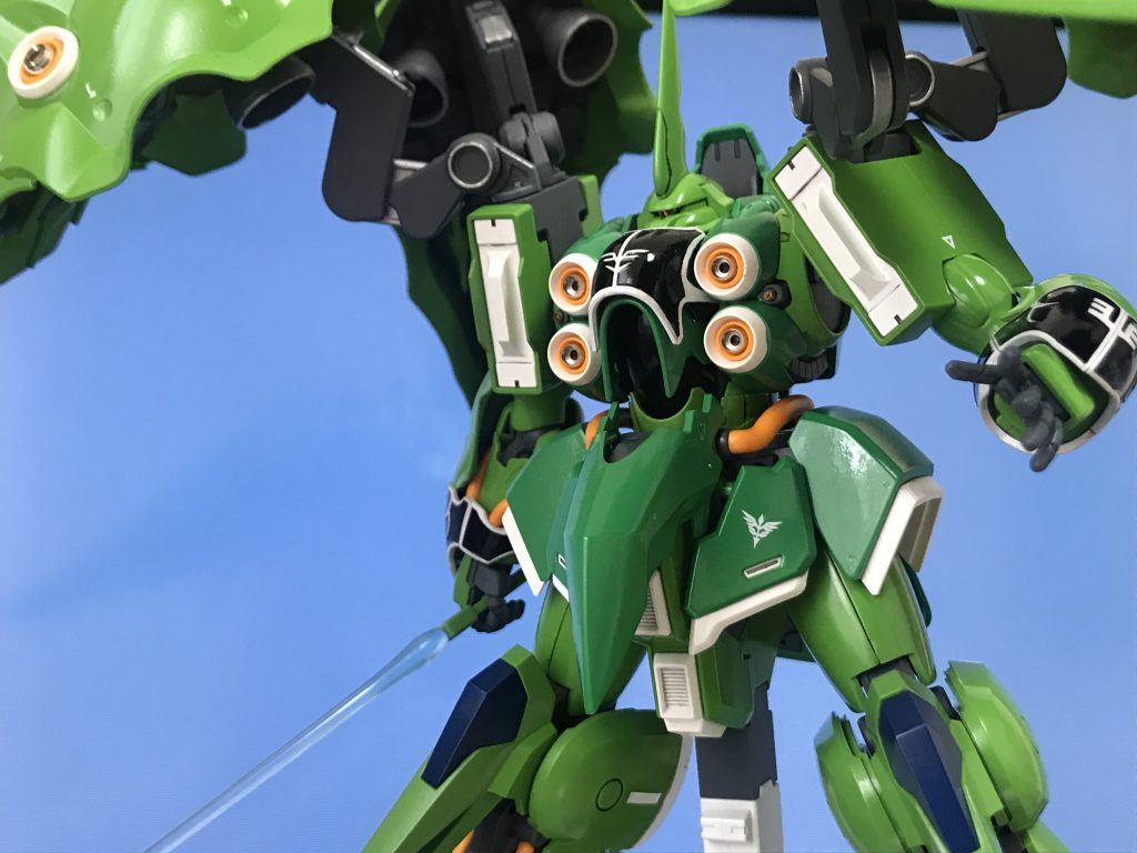 付属のハンドパーツはビルドナックルズに変更しています。これで手にもぐっと表情が出たと思います。