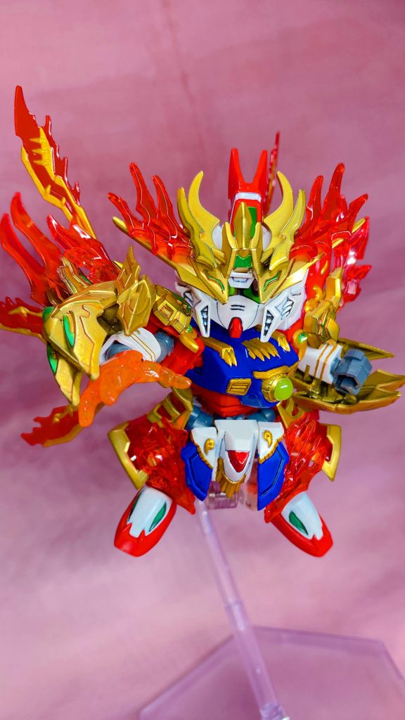 パーツモリモリにしてボリュームアップはしましたが可動を考えずに盛ったため肩部が動きづらくポーズが中々決まらないのが難点か…(´ω`)