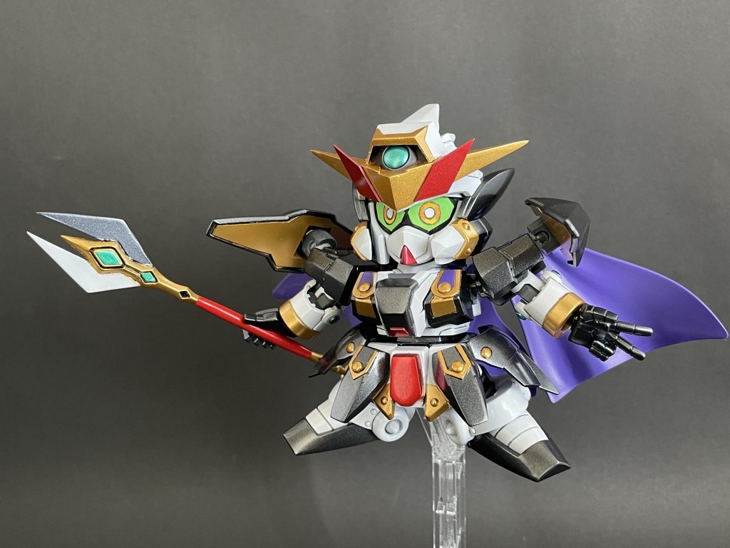 ちょっとアオリ気味に。