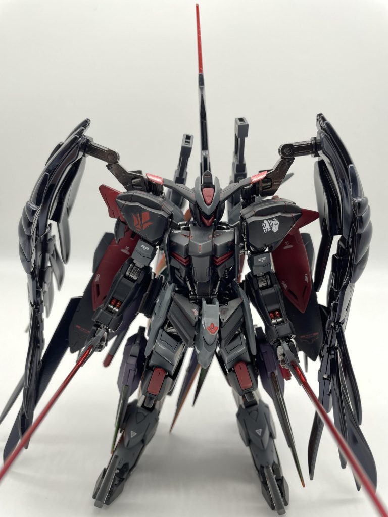 正面から。初めて蛍光レッドで墨入れしてみました。