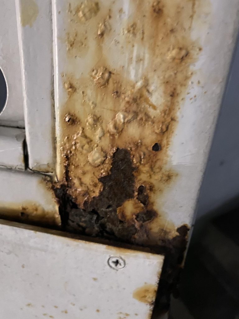 この錆た扉との出会いで完成に近づきました。