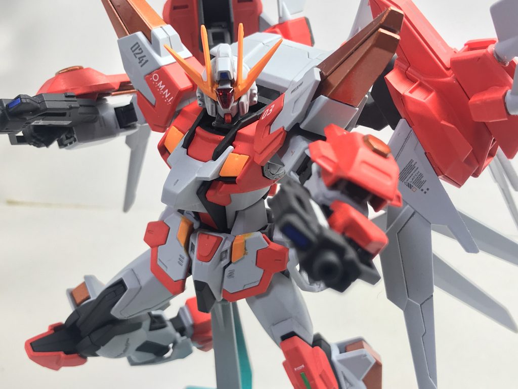 おまけ。額の赤いパーツは密かにクリアパーツだったりします。