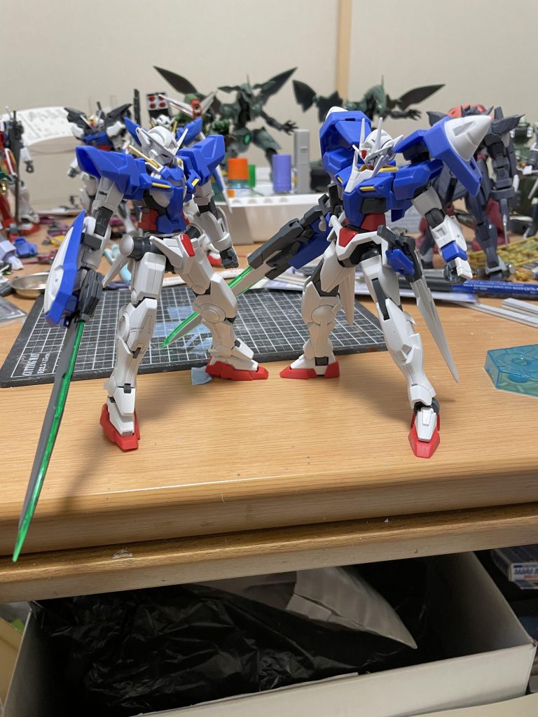 最後にエクシアリペア2と、リペア2と比べたらダブルオーはボールジョイントでグイグイ動くのでアクションポーズ考えるのが非常に楽しいです(^^)それでは最後までご覧いただきありがとうございました。