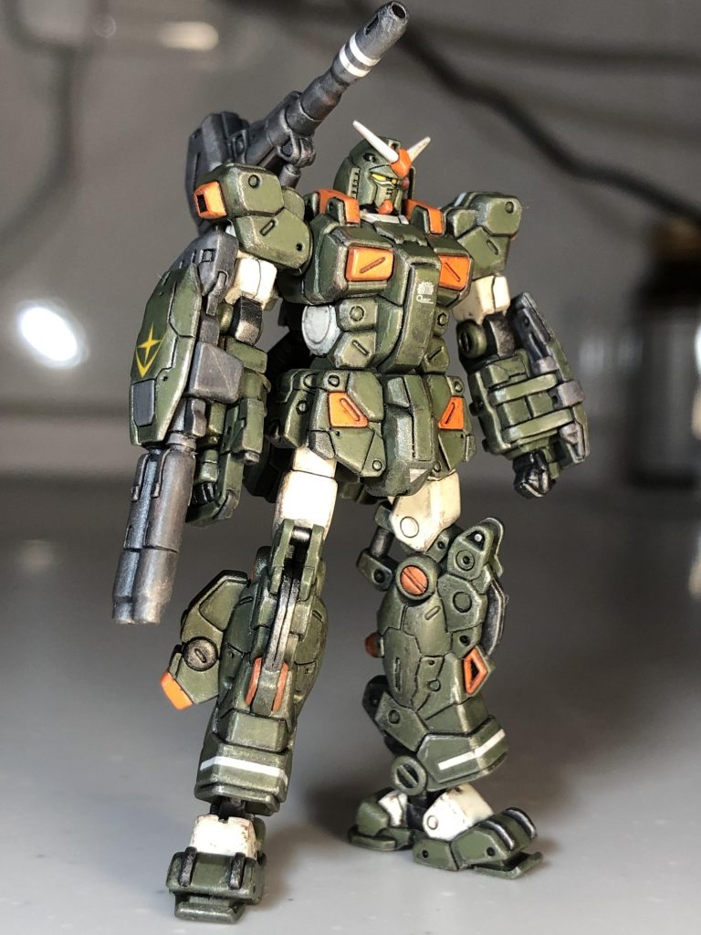 フルアーマーガンダムは戦車のイメージなので適当にウェザリングをしました。
