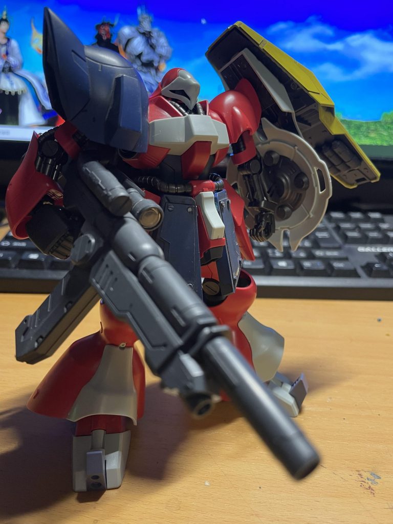 初期案肩のシールドは迷いましたが取っちゃいました