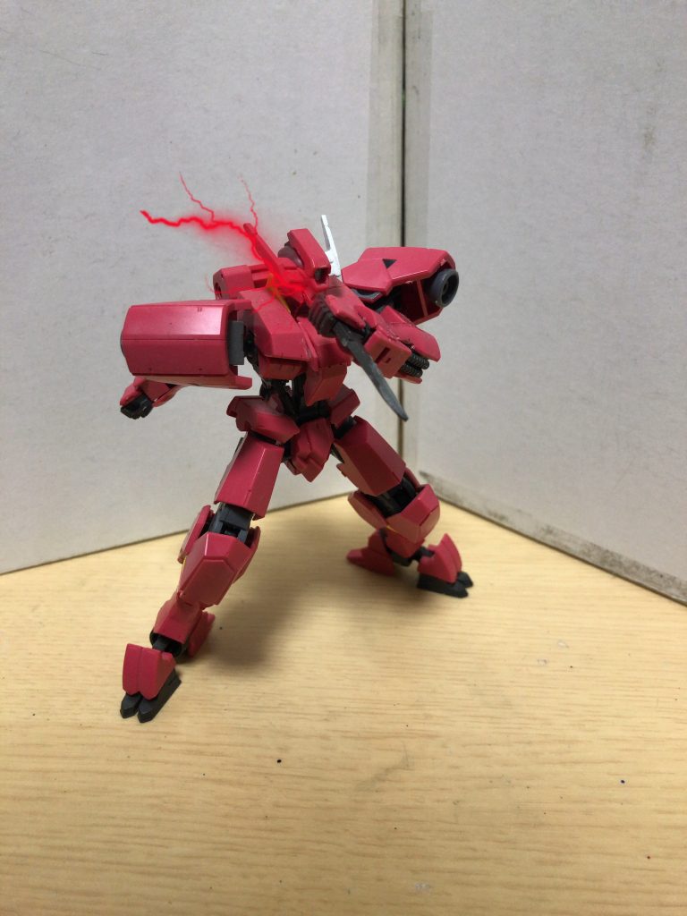 プレイヤー「敵討ちだぁぁぁ!!!」てなわけで、某アニメの主人公を模したガンプラでした