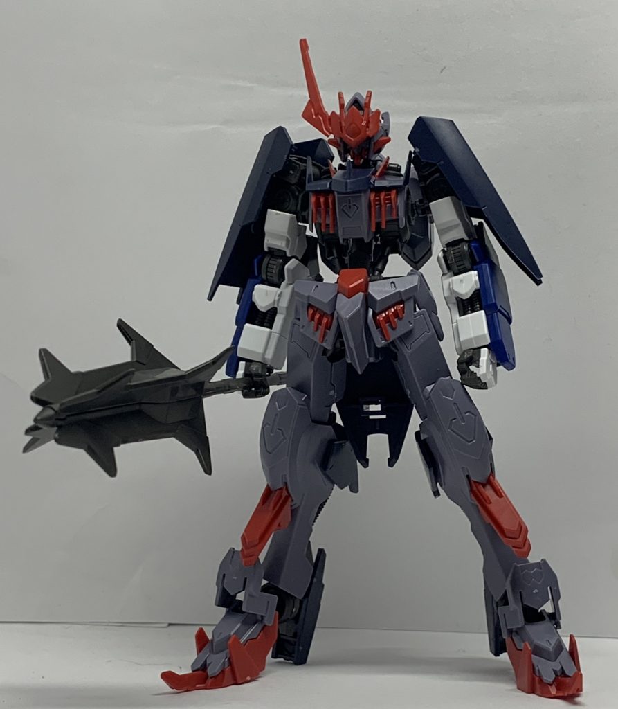 別売りのHG IBO ガンダムバルバトス第六形態の腕部と組み替える必要がありますがガンダムバルバリックを再現できます。ただし完全に再現する場合はアンテナのセミスクラッチと塗装をする必要があります。