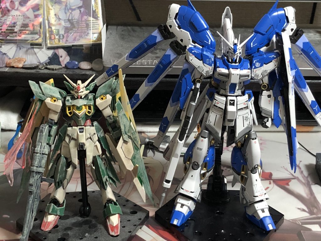 同じ1/144スケールのフェニーチェリナーシタです。こうして見るといかにでかいか分かりますね。