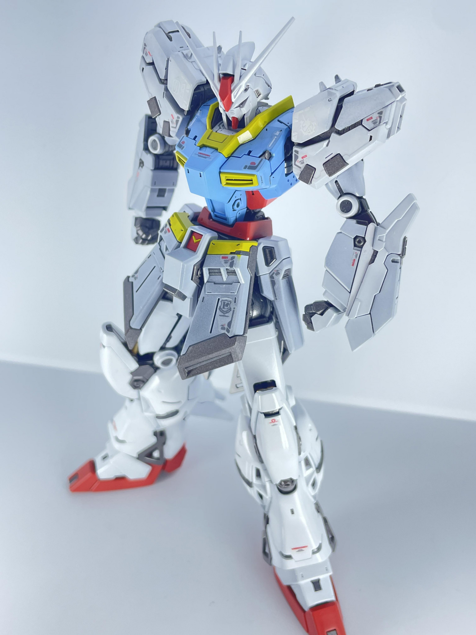 RG hi-ν ガンダム トリコロールカラー（赤白黒） - 模型/プラモデル