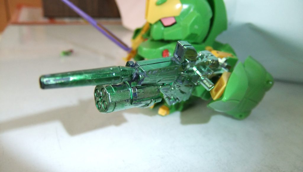 昨年の福袋景品のバンシィから奪ったビームマグナムを持たせてますな・・・塗装禿げとるがなww