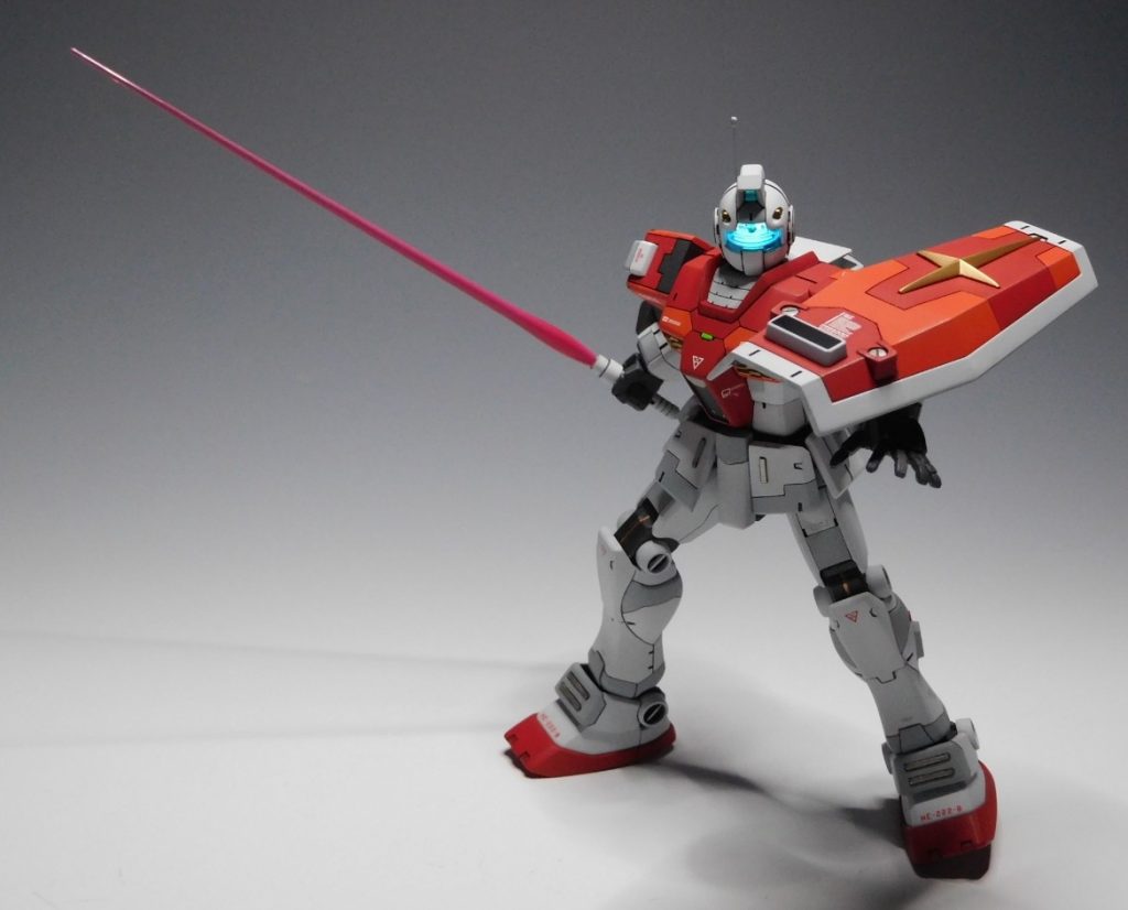 【ビームサーベル】[設定]　標準装備のビームサーベルこのキットにはビームエフェクトが付属していないので他のキットのを流用しています。