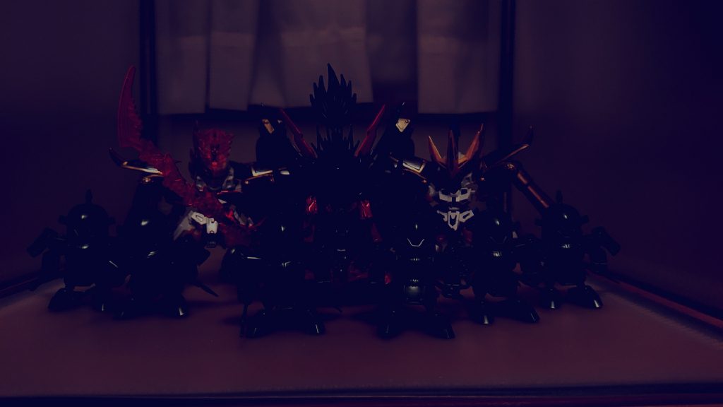 混世魔王軍混世魔王が不老不死として生きていく中で世界を渡り様々な妖怪達が集った軍団全員混世魔王の持つ妖力に惹かれ忠誠を誓っているその中で混世魔王の右腕と左腕となっている金閣、銀閣兄弟はあの牛魔王を上回る程の力を持っているとされている