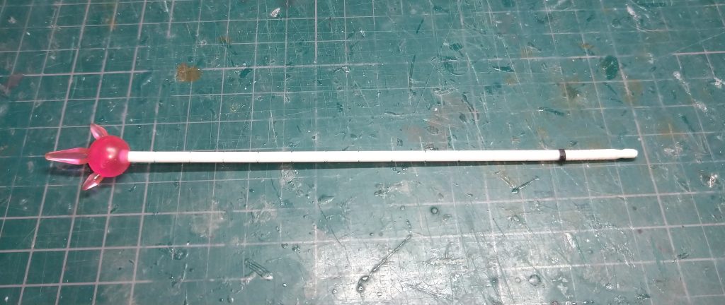 追加武装のビームジャベリンをプラ材で自作しました。