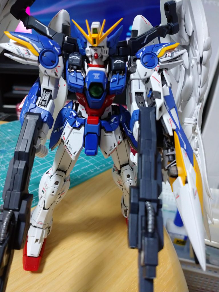 デカールをこれでもかってぐらい張りました