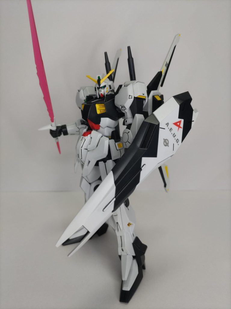 以前、オラザク選手権に投稿したものですが、腰部のジョイントを折ってしまい、修復しましたが、怖くて動かせません。　　　　　でも、せっかく直したので、こちらにも投稿させていただきました。