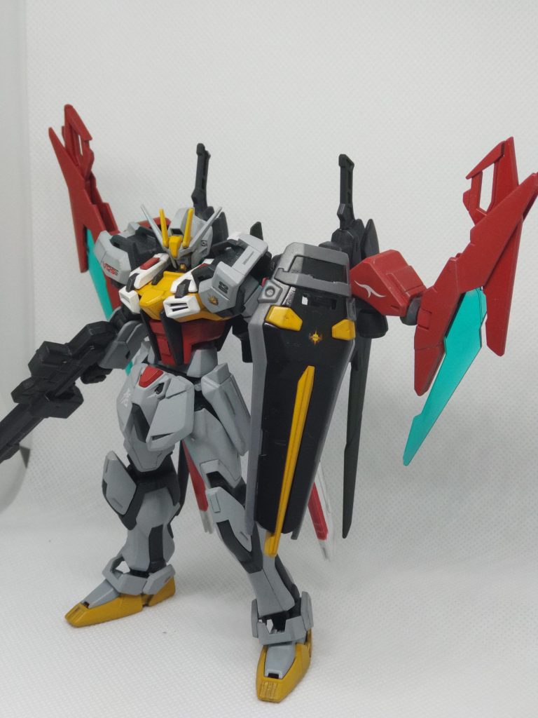 前回作成した、ストライクRのホークストライカーも装備させて見ました。