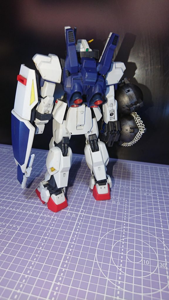 テム「一年戦争にて勝利に大きく貢献したRX-78ガンダムの発展型として開発された、その名もRX-178ガンダムmk－２です。」テム「その性能はこの際詳細は省きますがムーバブルフレームなどの新技術を取り込み、発展型の機体として大きく性能が向上しました。」