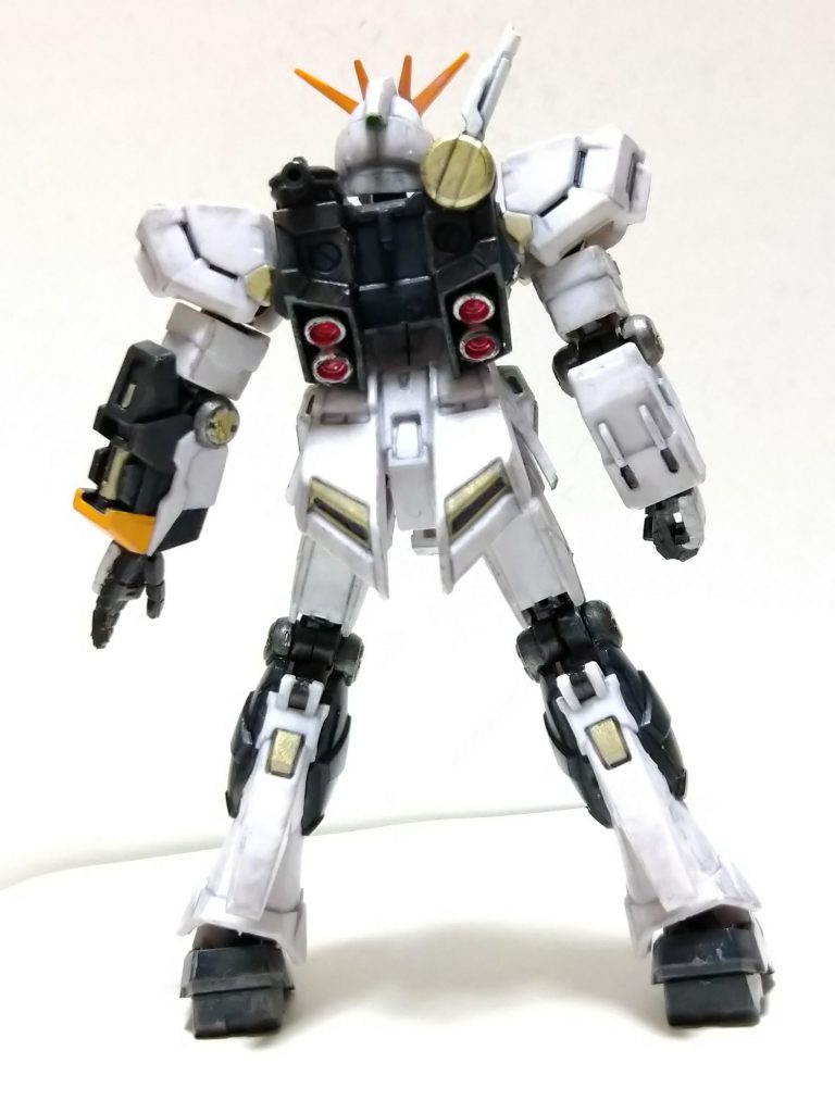 ダブルフィンファンネルは好みではないので手つかずのまま放置してあります。GフレームFAになって、背面も充実。汚しってどこでやめたらいいのか…