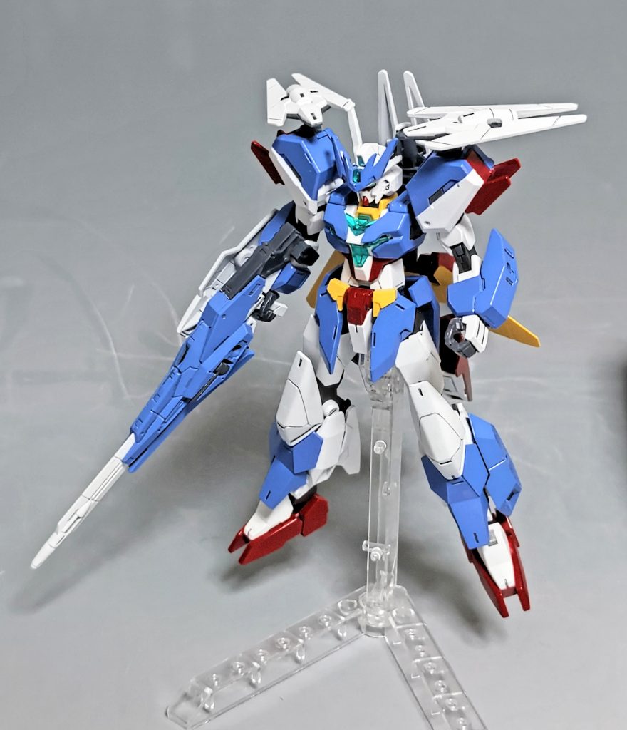 ほぼパーツ単体で塗装できたので、プラモ初心者にも優しい造りで良かったです。肩アーマーだけマスキングしました🤭