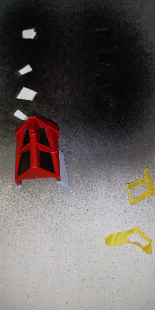 モーメントにも挙げましたが、肩アーマーは塗り分けしています