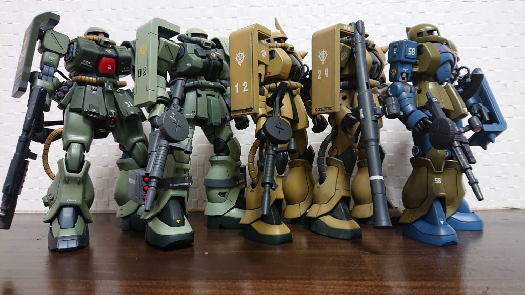 右から型式の古い順番に、角付きザクはＳ型としてカウントしてください。まだオリジンは作製してないので挑戦してみたいです。