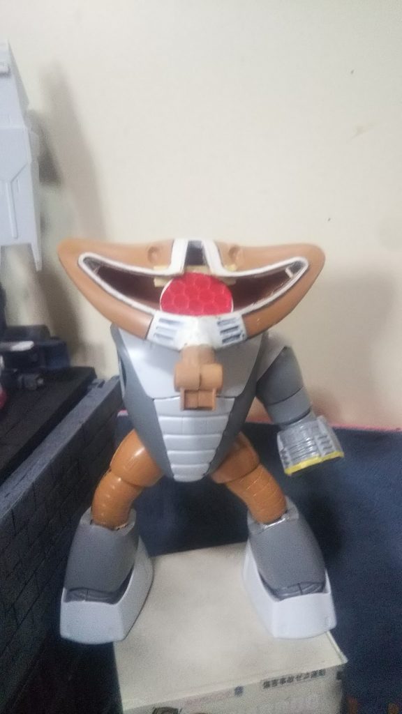 太もものパーツをアッグカイに変更