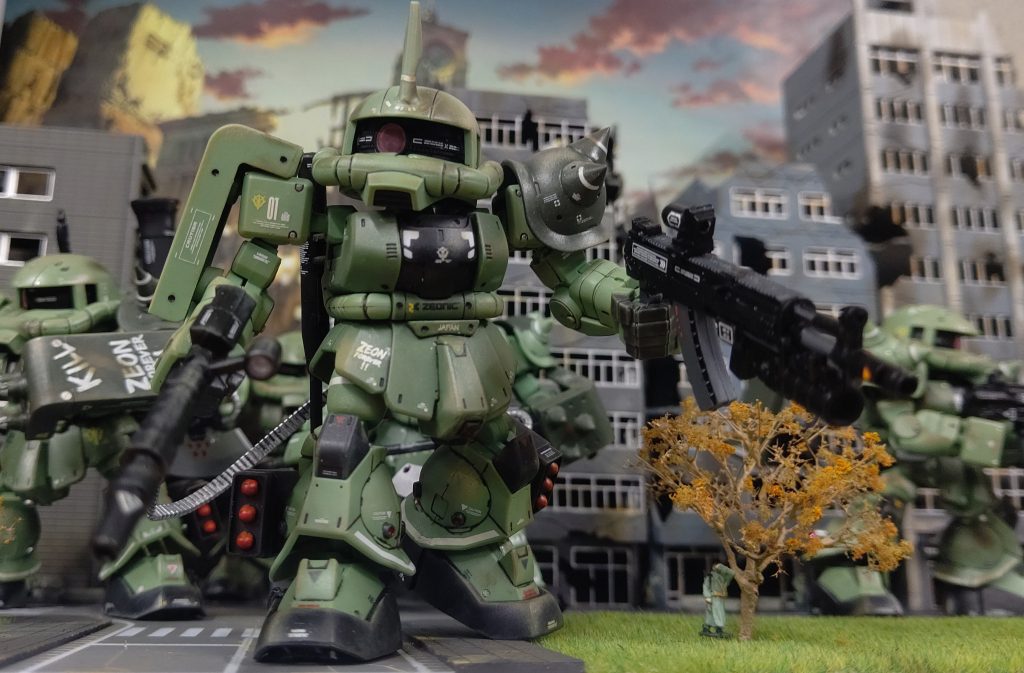 今までのザクを少しずつ弄ってあります。