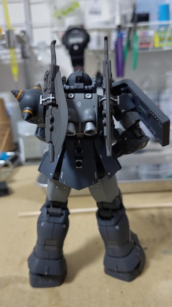 塗装したいんですけど、小さい子供がいで中々、、、眠気と戦い仲間ら塗装したので、少々雑になってますね(汗)ガンプラ自体手に入らず、、、そろそろ転売屋さん滅んでくれないかなぁ、、、