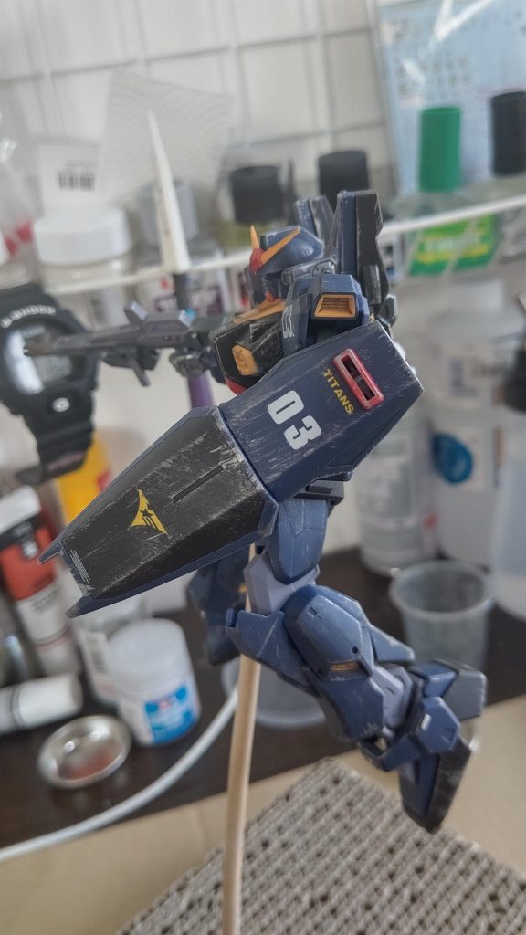 気がついたらドライブラシかけてましたwちなみに部分塗装と付属ステッカー+転写式使用。少しだけプラ板追加と穴開けてます。