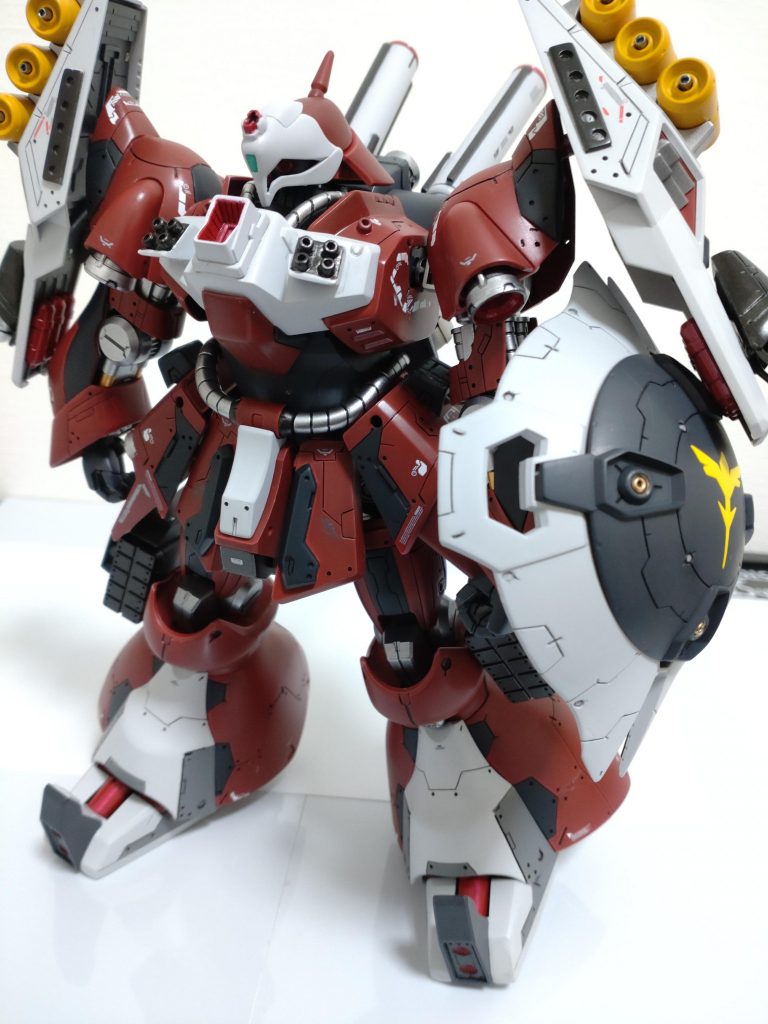 大型キットなだけあって稼働はほぼできませんが置いてるだけで迫力満点。ずっと眺めてられます。