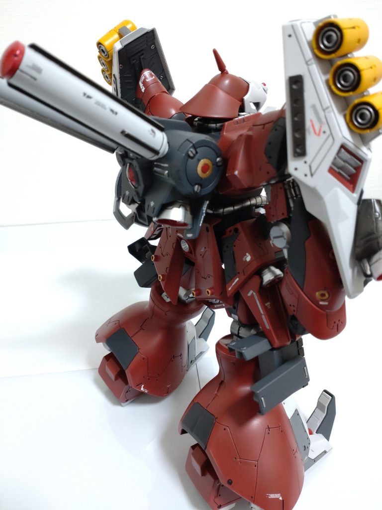 バックショット。背中にプロペラントタンクを追加。ファンネルコンテナにもバーニアを追加しました。見切れちゃってますが・・・笑