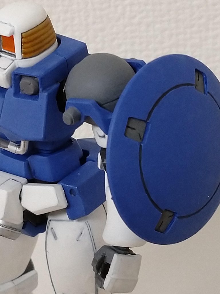 仕上げはアクリジョンつや消しクリアーを使用。筆で。