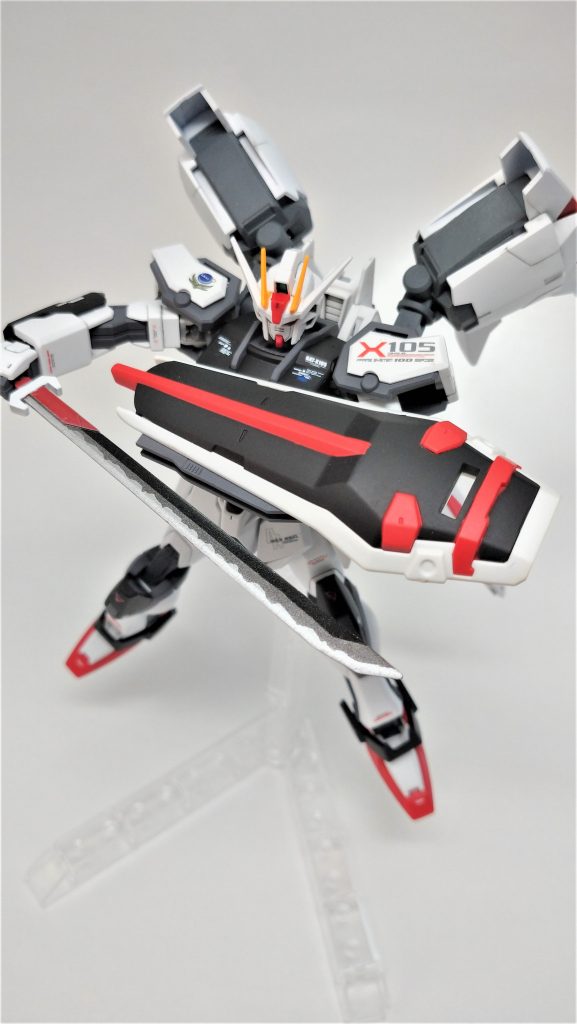 本機武装は・52㎜改式高エネルギービームライフル/イーゲルシュテルン/アーマーシュナイダー/対ビームシールド/9.1ｍ切断刀FB装備時には展開式高エネルギービーム砲×2が追加される。