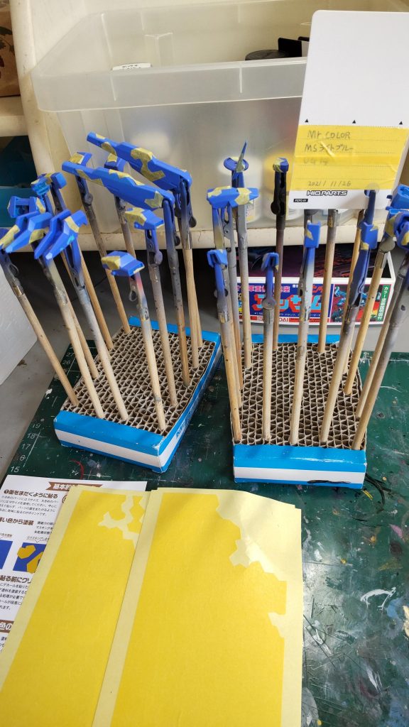 塗装中。初スプリッター迷彩で楽しかったです。ハイキューパーツ様様。