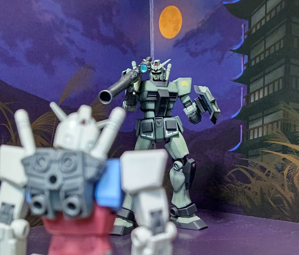 アムロ「あのモビルスーツ、ザク…じゃない！？」