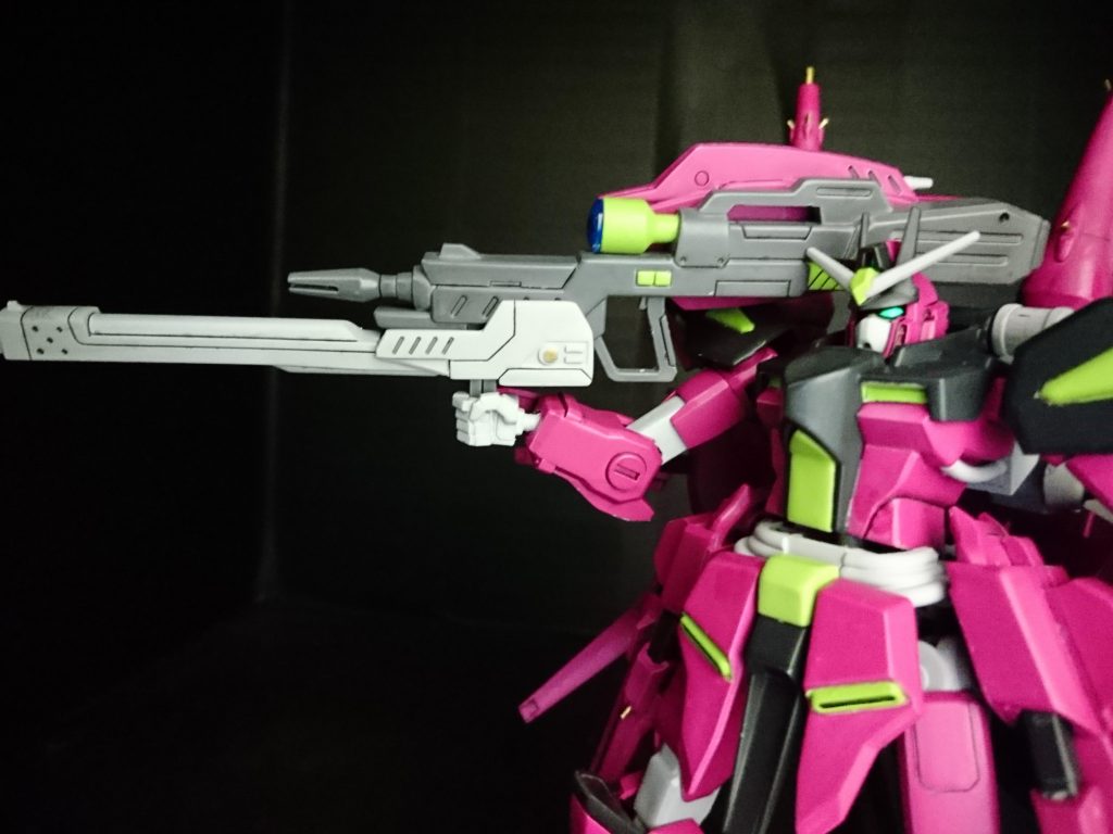 武装は、全部盛りを、ネオジム磁石で。ネオジム磁石は、初めて使いました。前後のパーツは、磁石ですので、逆に付け替えられます。