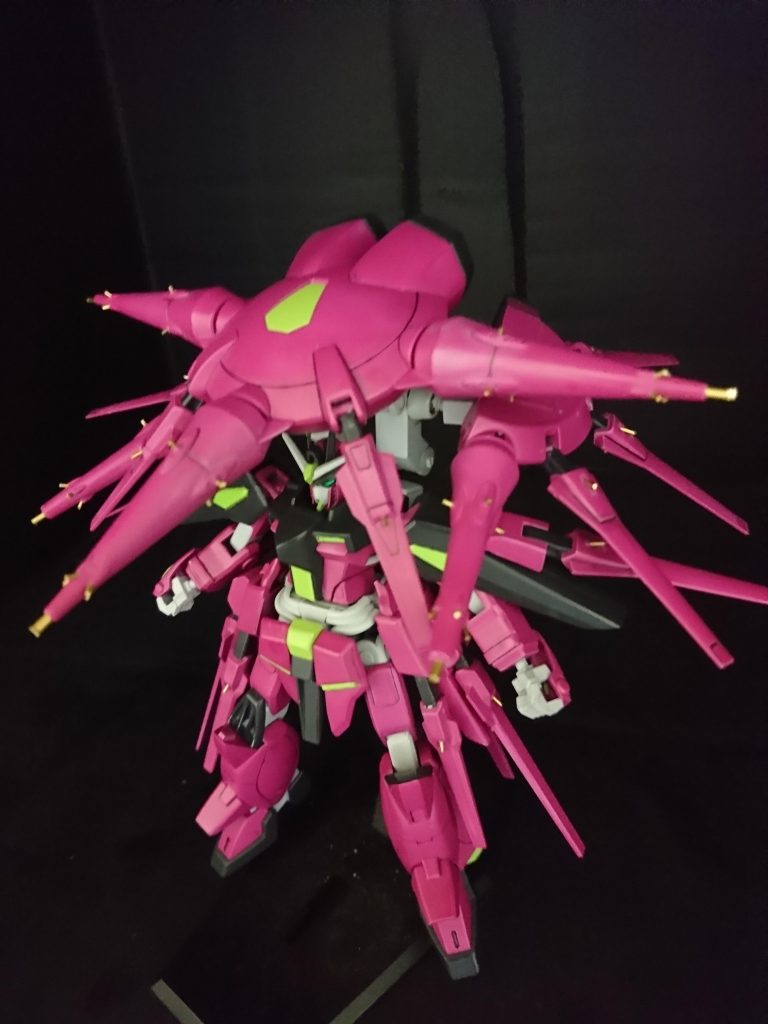 まあ、真面目な話をすると、大気圏内において、ドラグーンを飛ばせないので、その時の領域制圧モードのつもりで設定しています。