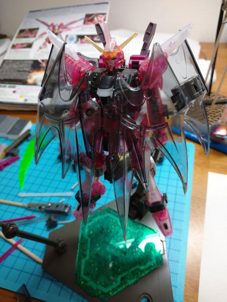 中古にて見つけたものの、まさかのメタルクリヤー特別版。別売のジョイントパーツ等使って調整。