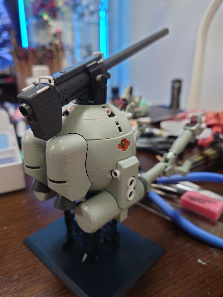 素組み。後なによりも作業スペース。もう少し綺麗にしてから撮るべきでした。見ていただきありがとうございます。コメント、アドバイスよろしくお願いいたします。      ayahito