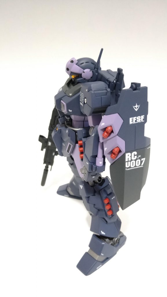 コードU007。ラーカイラム所属のナイジェル・ギャレット機をイメージして作りました。「U」のデカールが無くて「0」をカットしてなんちゃってUの字です。Uだけアンバランスなので他のデカールを足して1枚の大判デカールっぽく見える(かな?)ようにしました。