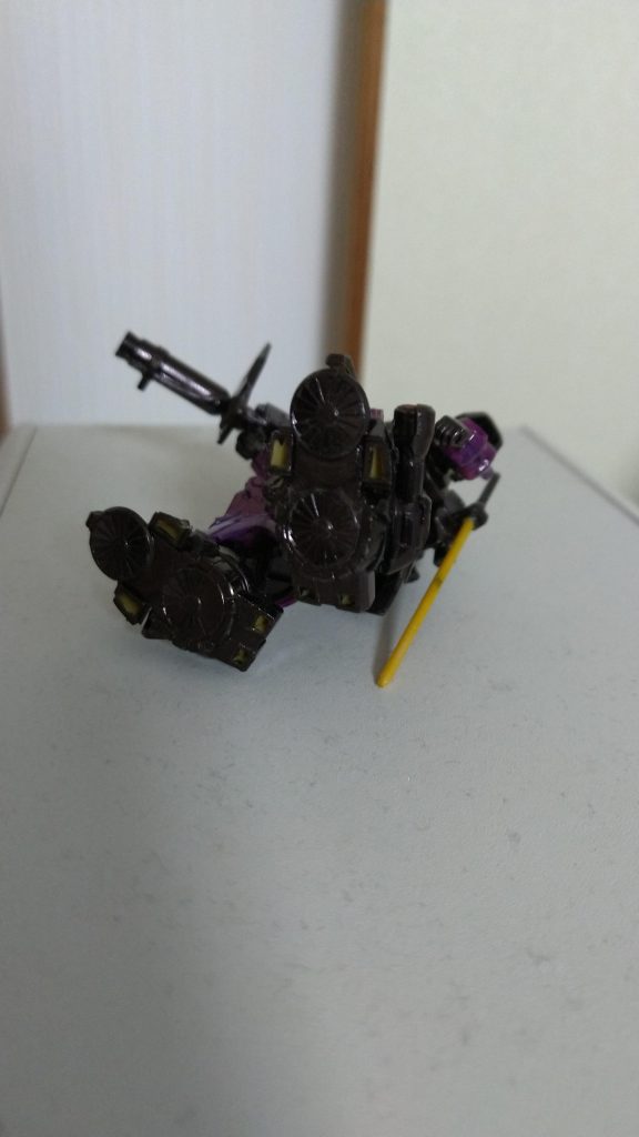 足の裏とかも塗れるところは塗ってみました。それにしてもランナーが3枚で良かった。いっぱいランナーがあったらきっと挫折してましたww今回はこれで終わろうと思います。最後まで見ていただきありがとうございました!