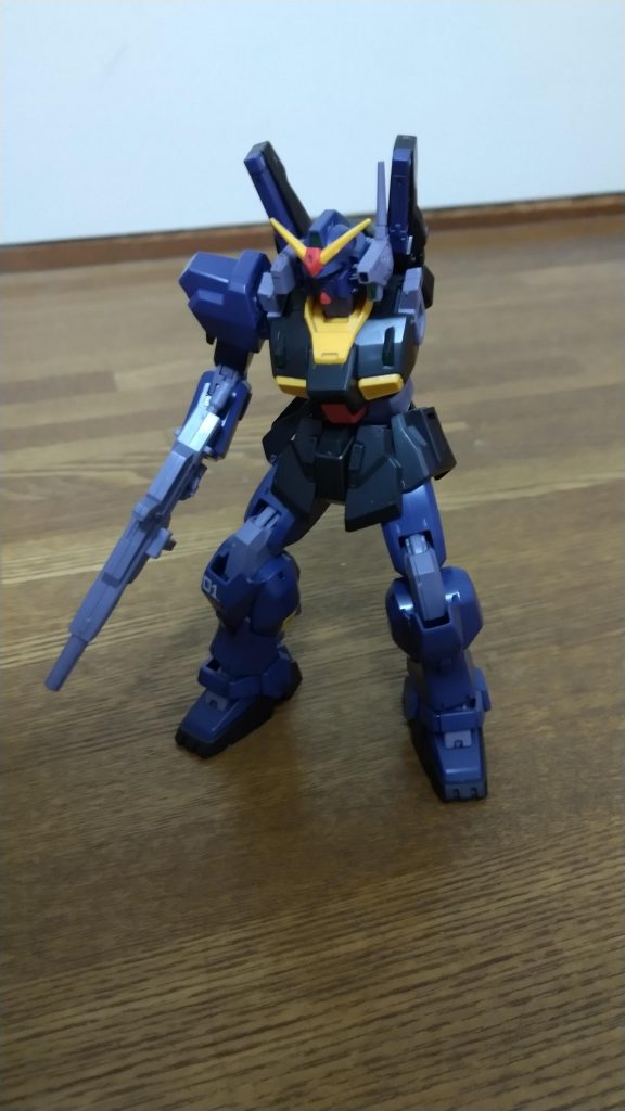 まずは劇中にアーガマ艦内でのワンシーン。解体中で左腕が取り外されたガンダムMk-Ⅱを再現して見ました。確かティターンズに奪い返されたガンダムMk-Ⅱを取り返しにカミーユが出撃するシーンだったかな……？違ってたらスイマセンw