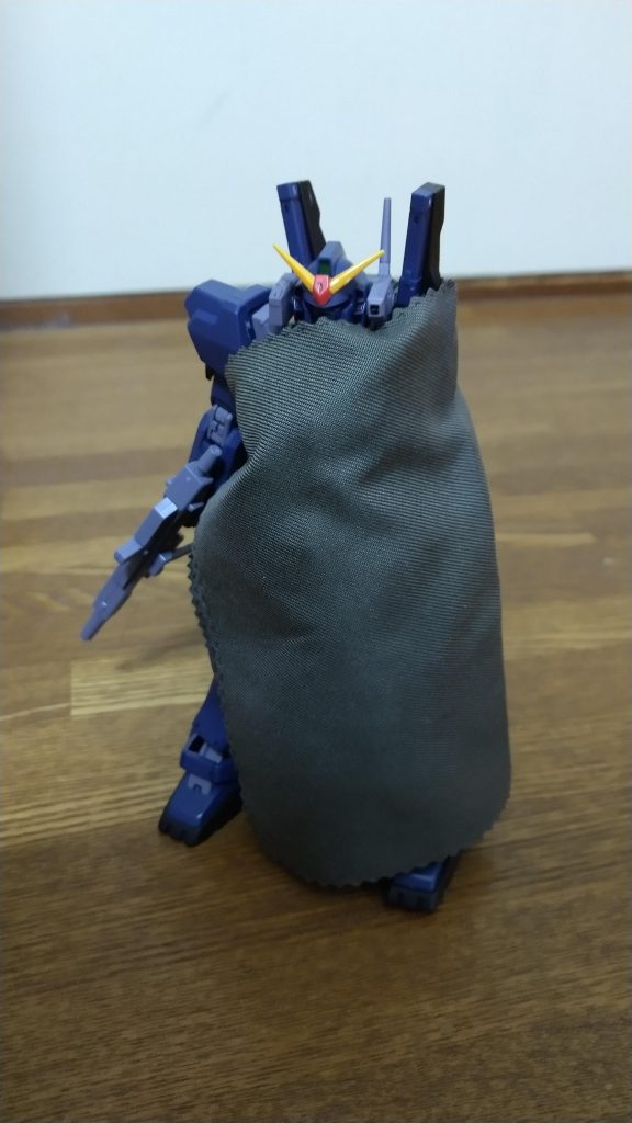 最後にツイッターでガンダムMk-Ⅱをガンダムエクシアリペアに寄せてみては？という案をいたたいたのでそれっぽく。纏わせているのはメガネ拭きの布ですwwですが、これがもしABCマントだったら……？エマさん生存説も有り得そうです。完全にオーパーツですがww今回はこれで終わろうと思います。最後まで見ていただきありがとうございました！