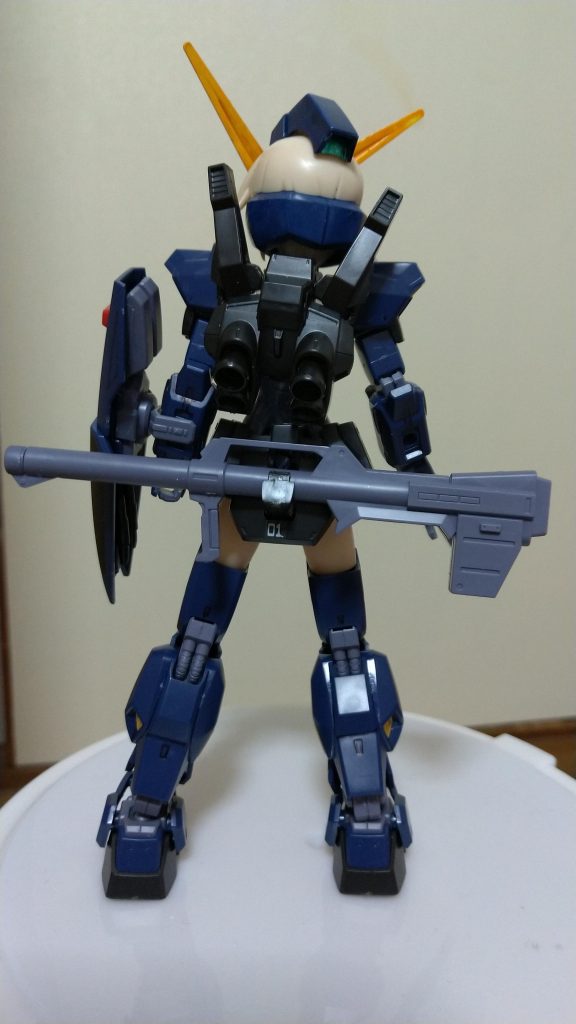 後ろはこんな感じ。今回は腰にハイパーバズーカを懸架出来るようにしました。以外適当にポーズを取らせました。