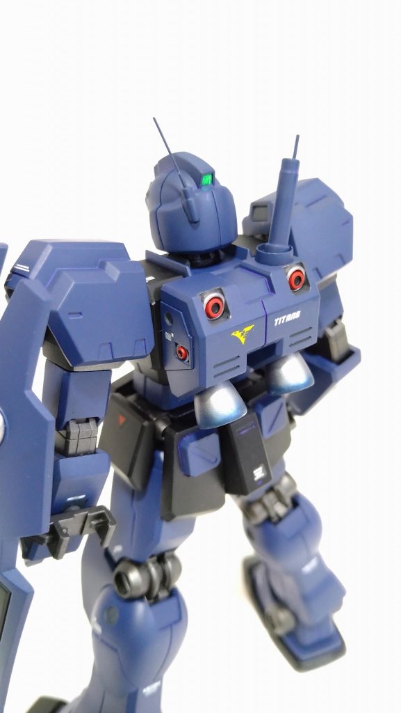 バーニアの塗分けが手間なので、赤/黒の部分は市販パーツを埋め込んでいます。