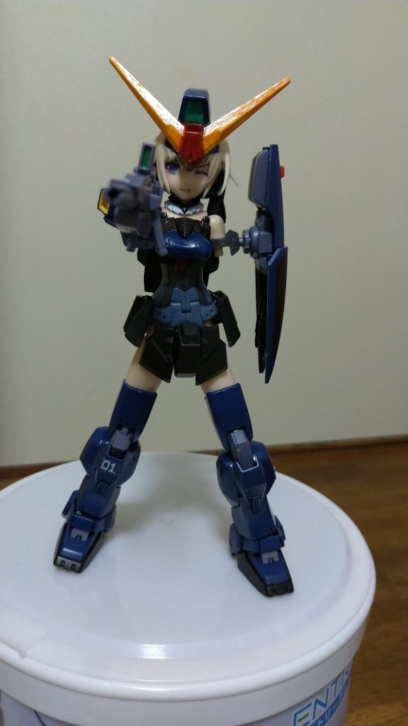 Zガンダムの劇中終盤、左腕を破壊されシールドを直付けされたシーンを再現して見ました。ティターンズカラーなのは目を瞑ってくださいww