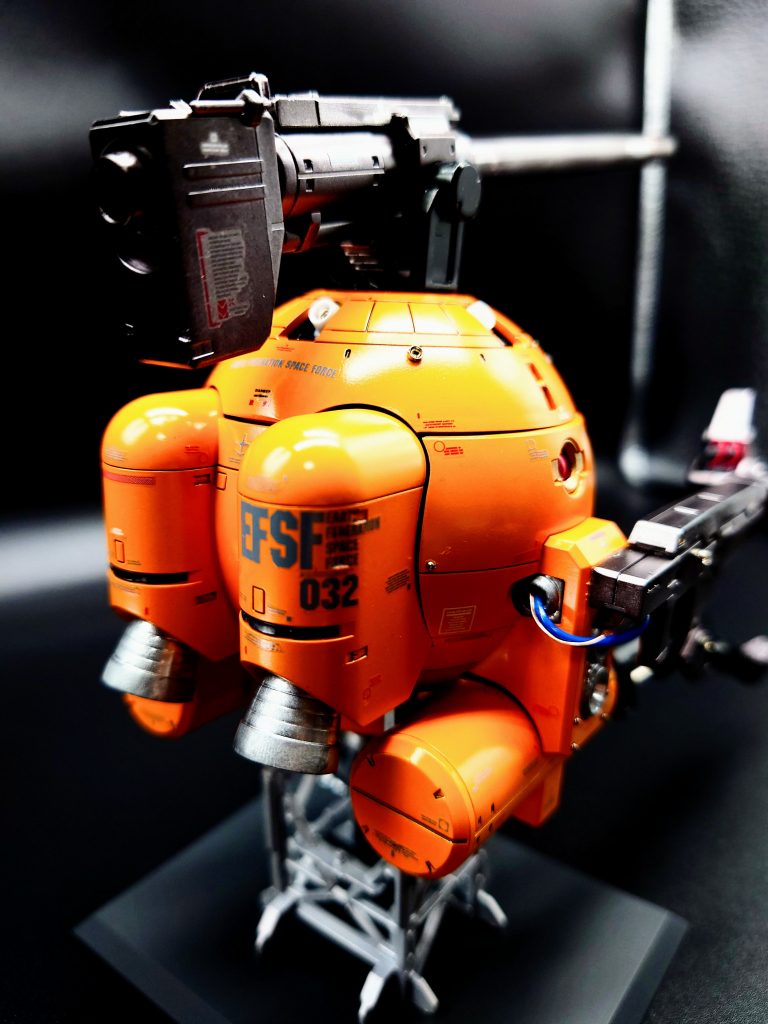 それとデカールですね。今回はわりと多めに貼ってます。ドライデカール久々貼りましたがやっぱり難しい。綺麗に貼れたときの感動は大きいですがまぁ、難しいです。