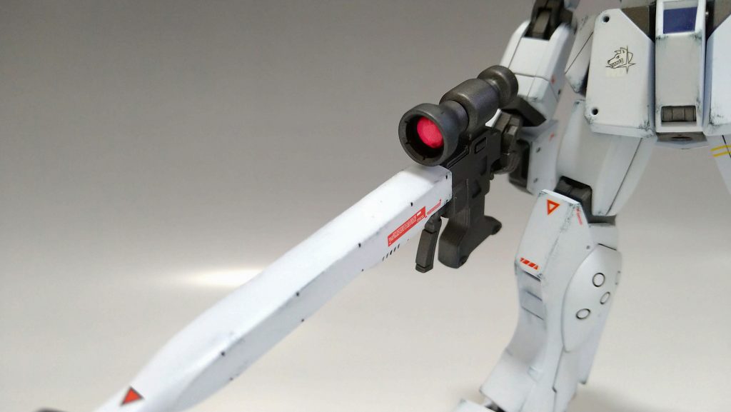 レンズ部分は旧キットのジムスナイパーから流用しました。